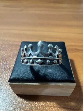 .925 STERLING SILVER Crown Ring With Medieval Motifs Size 8.5